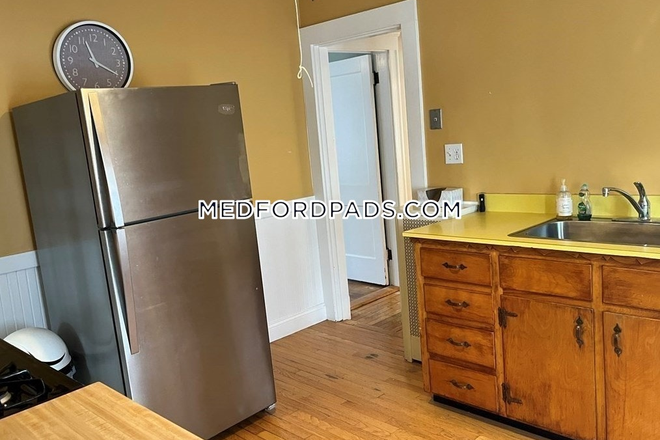 Kitchen - Available 6/1/25! 4 Bed 1 Bath on Tesla Ave.! Apartments