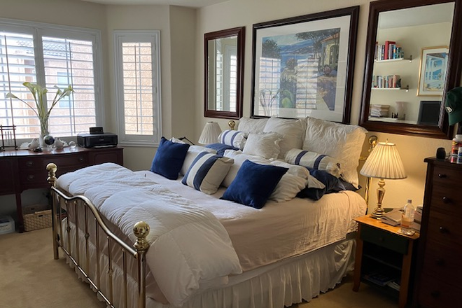 Master bedroom - One block from UCSD, furnished unit with private bedrooms/baths, quiet, new carpet/bed in one room. Condo