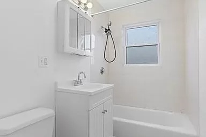 .. - BEAUTIFUL 2 BEDROOM UNIT AVAILABLE FOR SEPTEMBER Apartments
