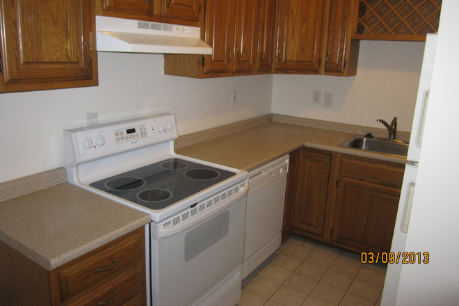 Call call or text Arezou at 617-584-7817 - Top quality condo in Fenway Near Northeastern, Berklee, Cons.! W/d in unit!
