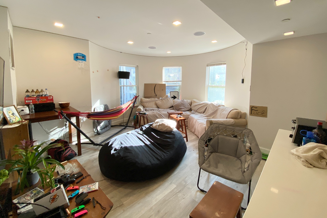 Call NOW for showings! 617-236-8550 - HILLSIDE ST - LRG MISSION HILL 5BR AVAIL *9/1/2026* W/ 3 BATH, IN UNIT LNDRY, EIK, DW, OPEN LAYOUT! Apartments