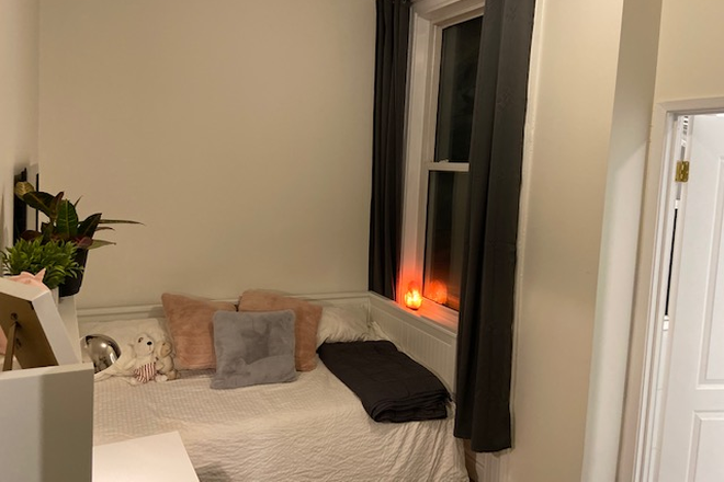 Bedroom - 4 Bedroom + 4 Bathroom Apartment 5 minute walk from Campus