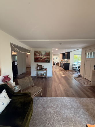Living room 1 - Newly Renovated, Fully Furnished: 7 bedroom 3 full bathroom house (2 rooms open) ALL GIRLS