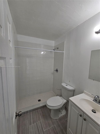 Bathroom - Cute efficiency apartment steps away from FIU