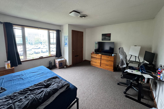 Bedroom - 1 Room Available – UMass | Lease Starting June 1, 2026 (Flexible Dates) till May 31st 2027.