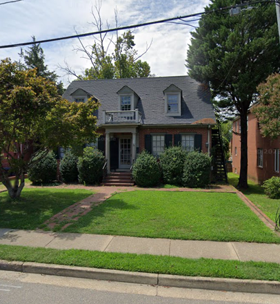 Outside (more photos if contacted) - Sublease for Spring 2026