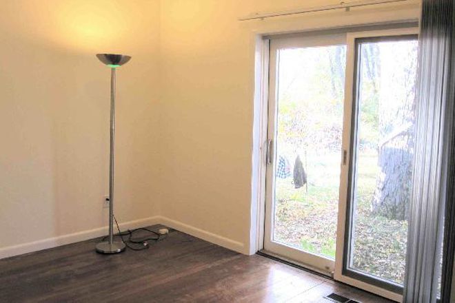 Slider door, private entrance with key - Room in our home.