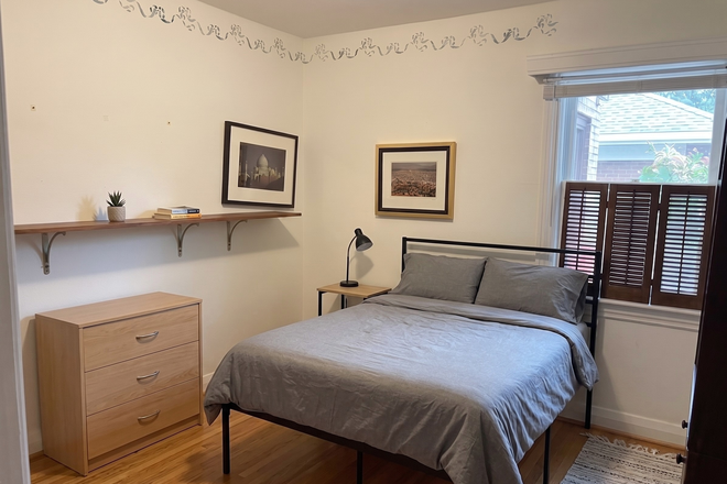 Photo - Fully Furnished Four bedroom house with lovely large gardened yard