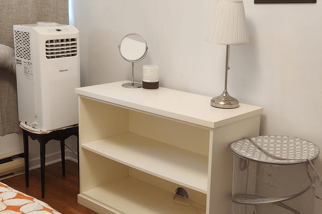 Private Bedroom - (FOR FEMALE) Private room for rent in a shared townhouse at London Green Court