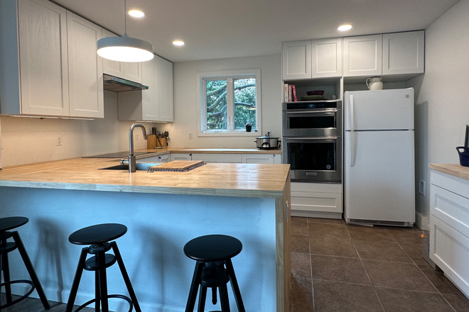 Kitchen - 3 bedroom, 1 Bath Apartment, NNE