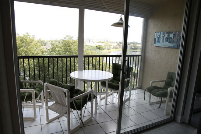 Balcony - Condo close to Nova