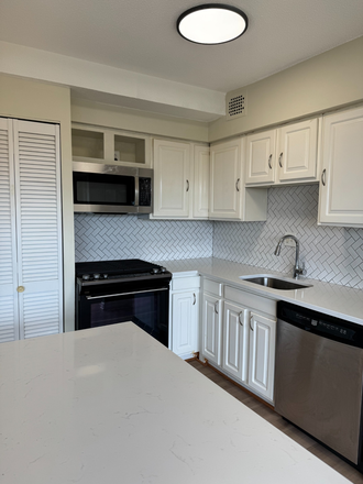 Kitchen - Newly Renovated - Hyattsville Art District Apartments