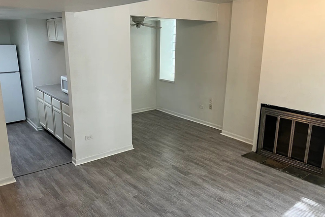 Living room - 2b1b available September 15th Apartments
