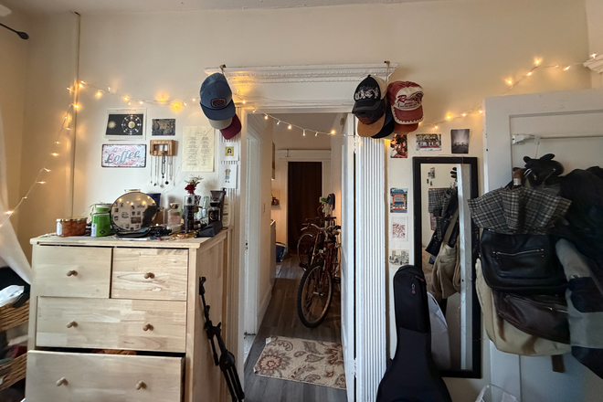 Bedroom 2 - Fenway Apartment 2 Bedroom Split Summer Sublet