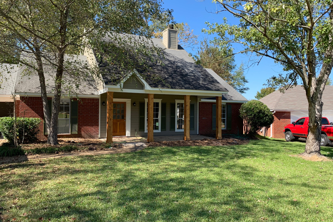 Front View - House in the Heart of Flowood: Where Comfort Meets Convenience