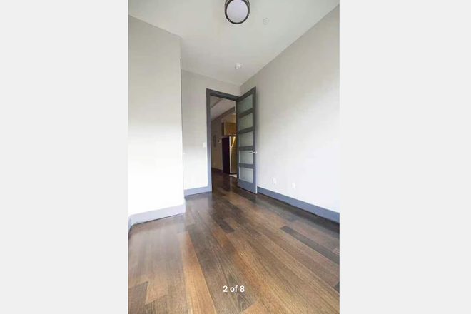 Bedroom - 3 Bedroom Apartment in Williamsburg