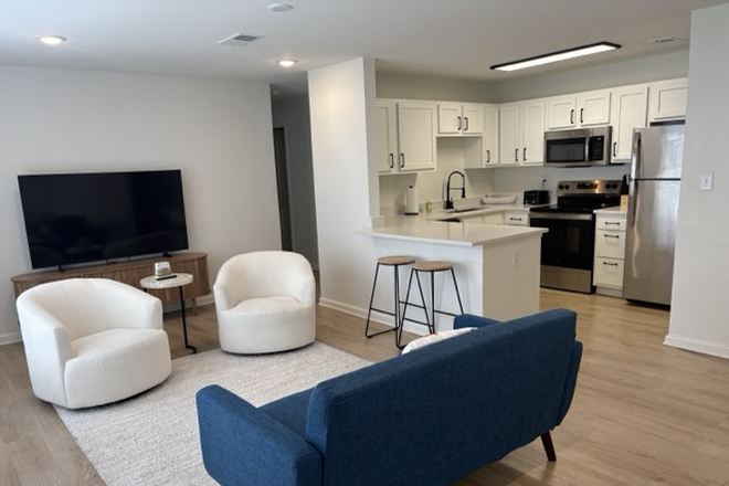 Shared living space - Harper Flatts Condominium for rent - Close to Campus