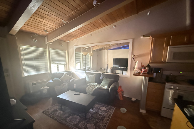 living space + kitchen - Buffalo Canyon Apartments, Close to campus