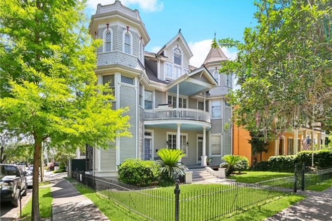 exterior view - Beautiful large furnished apartment, walk to Audubon Park, University, Magazine and trolley