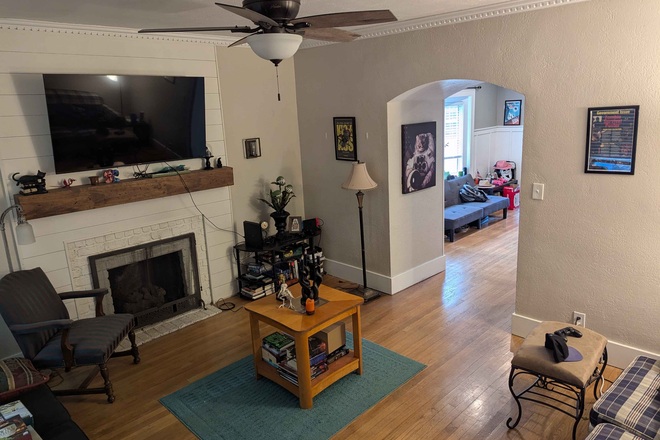 Front room - Shared House Single Bedroom + Bonus room Combo Sublet with Backyard