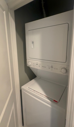 Washer/ Dryer - Room available 1 mile south of east campus Apartments