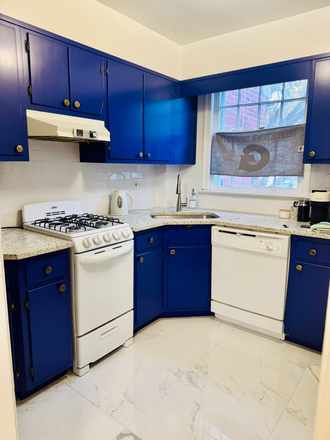 Kitchen - Campus townhouse rental- furnished/newly rennovated
