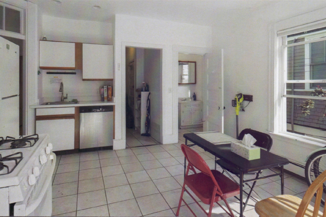Kitchen - NO FEES,  LARGE SUNNY BEDROOM, STEPS TO HARVARD, EASY BIKE TO MIT, KENDALL Condo