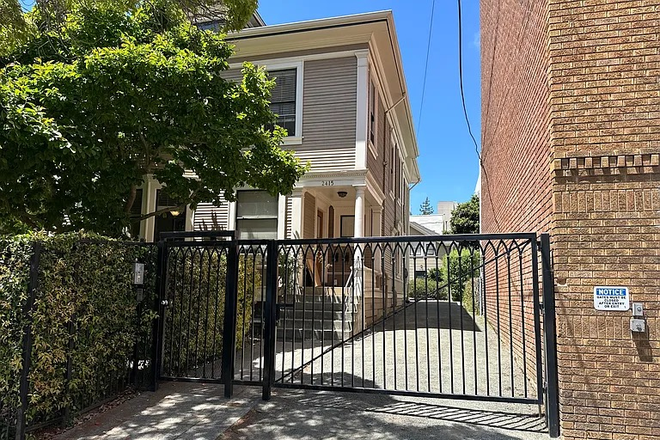 Gate for security - 4 bedroom Upper flat of charming Victorian  one block from campus