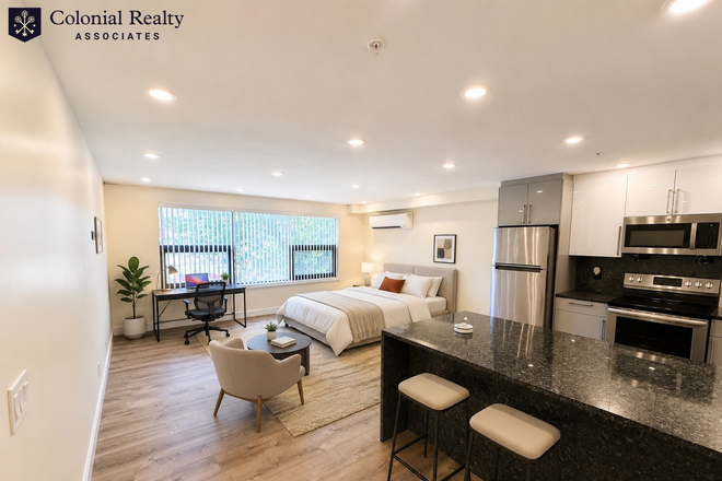 Unit - MOVE NOW! HUGE LUXURY STUDIO MOMENTS TO BU! IN-UNIT LAUNDRY!!!! Condo