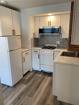 Kitchenette - Studio Apartment Steps from East Downtown U or I Campus