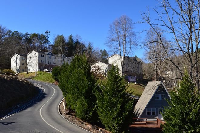 Exterior - University Suites And The Villas Apartments