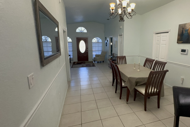 Dinning room - Private House close to USF