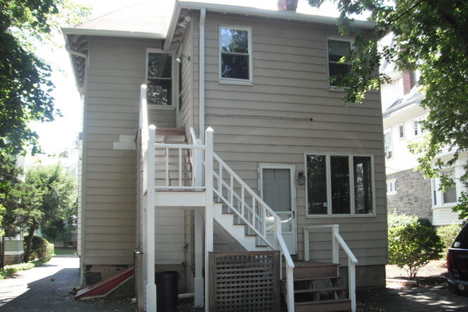 Rear steps to apt - 1BR apt-Wiggins St-Princeton