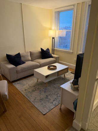 Call NOW for showings! 617-236-8600 - HANOVER ST - TRUE 2BR W/ LIVING RM, LNDRY IN BLDNG, HEAT INC AVAIL *9/1/2026* IN HISTORIC NORTH END Apartments