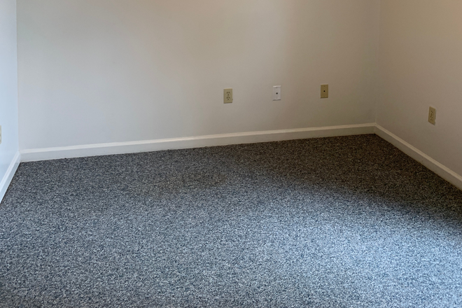 Bedroom - 266 S Salisbury Street Apartments