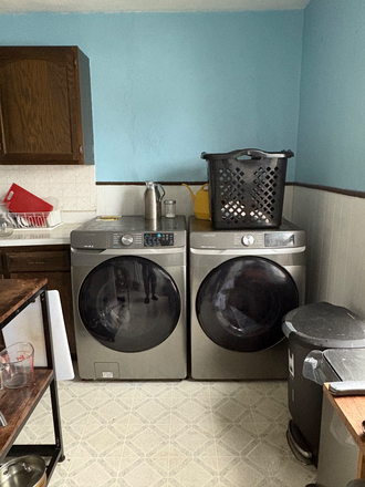 Laundry in kitchen - Room for Rent 1000 + Utilities Apartments