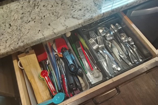 All silverware, pots, pans, and dishes included - Furnished house for rent, East End Lexington