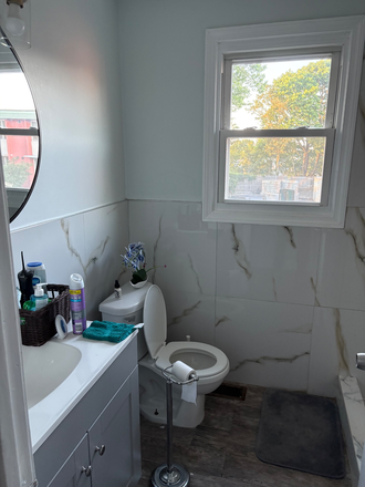 Bathroom - 104 Montebello Road