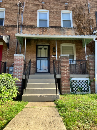 Front steps + porch - Cozy 2BR/1BA Anacostia Rowhouse