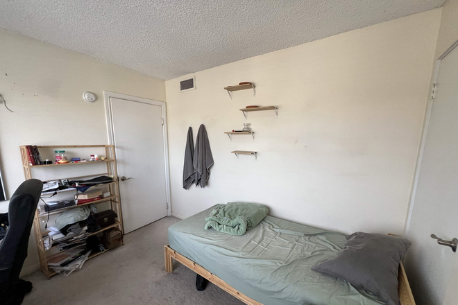 Bedroom for rent - 497 S El Molino Ave Condo