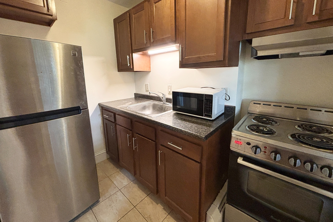 kitchen - Spacious Washington Square Studio available now - NO FEE!