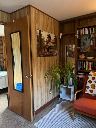 booknook/bedroom - Cheap Cute Sublease/Lease Available ASAP House