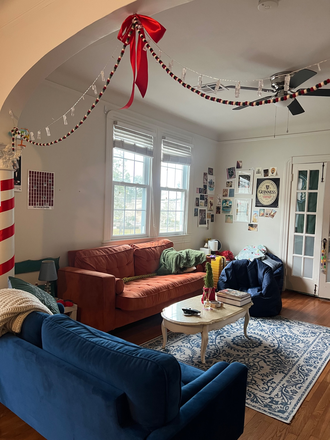 Living room - House for sublet close to campus!