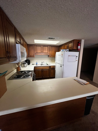 Kitchen - Deerfield Condominiums