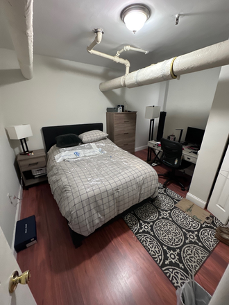 Bedroom - Hemenway 3 Bed Fenway Apartments