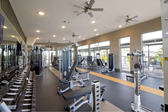 Weight lifting room - The Standard Apartments