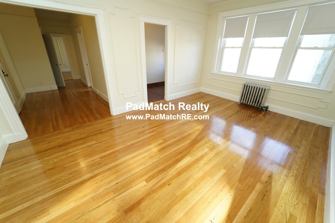 ! - RENOVATED one bedroom apartment on Comm ave WITH DINING AREA! HT/HW incl, half fee! Ref #150034790