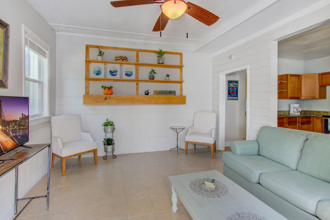 Apartment - Botanic Garden Apartment w/ Detached Office on James Island