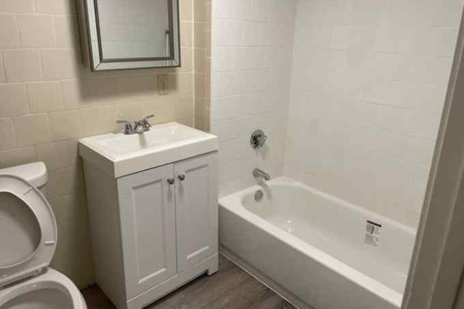 kitchen - No fee ! 3 bed duplex , renovated in Central sq, redline, MIT. HBS Apartments