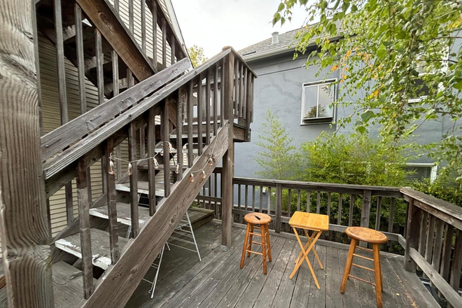 Back Porch - Cottage close to campus